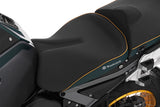 Sadel (med värme) - förare - R1300 GSA - Option 719 Karakorum Style
